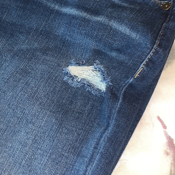 BlankNYC Jeans - Picture 3 of 9